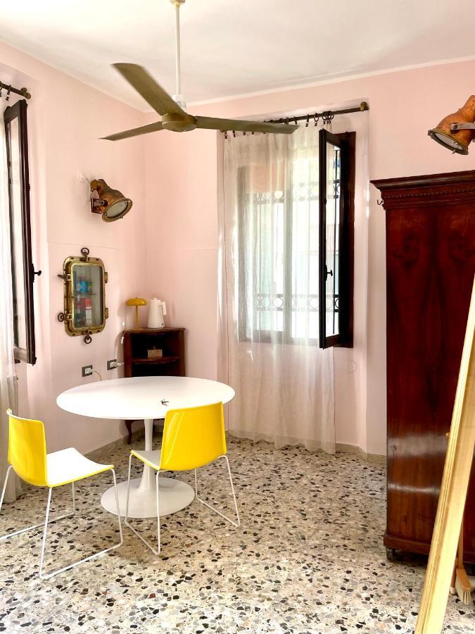 Venetian Pink Apartment In Dorsoduro Exterior foto